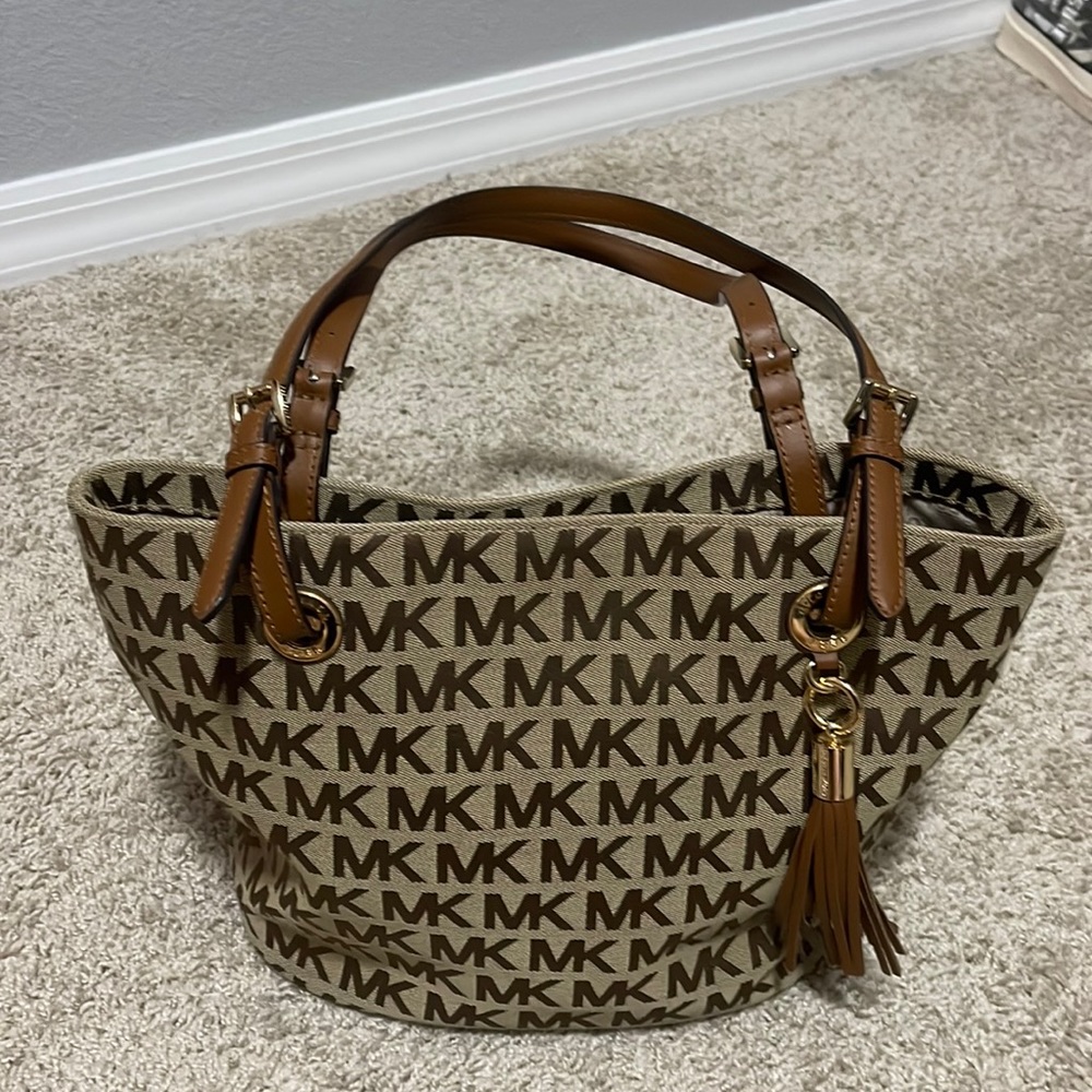 New Michael Kors Jet Set MK Handbag Purse